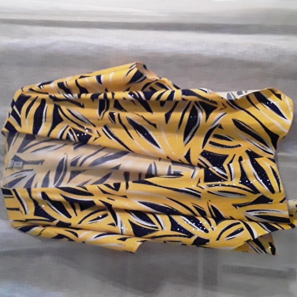 Chicos cover up.perfect for spring/summer outfits or bikini cover.